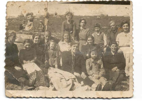 Xente de Caamouco en Chamorro en 1945 aprox