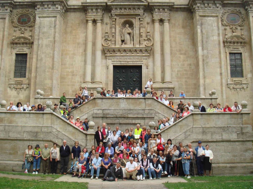 13 Diante Do Mosteiro De Samos