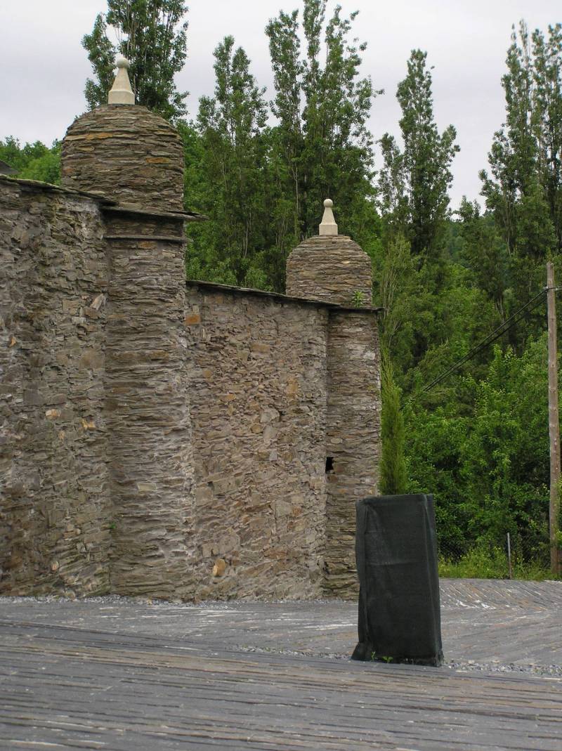 Triacastela A Samos 100529 RVA 005