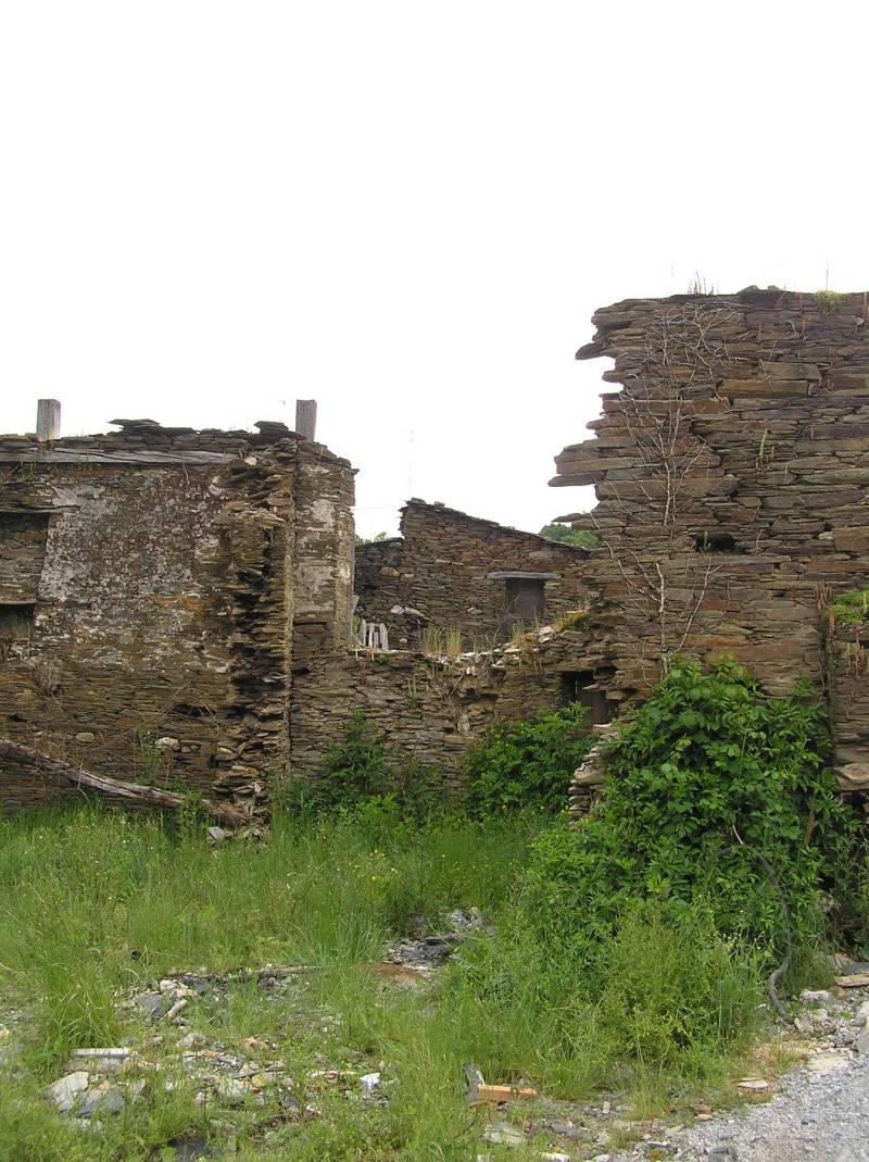 Triacastela A Samos 100529 RVA 011