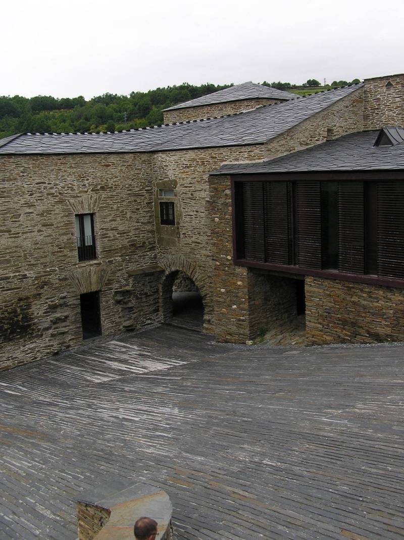 Triacastela A Samos 100529 RVA 017