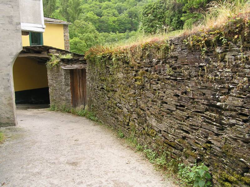 Triacastela A Samos 100529 RVA 024