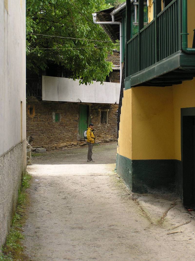 Triacastela A Samos 100529 RVA 026