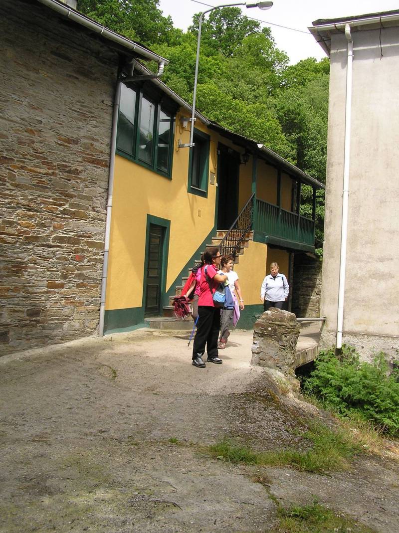 Triacastela A Samos 100529 RVA 033