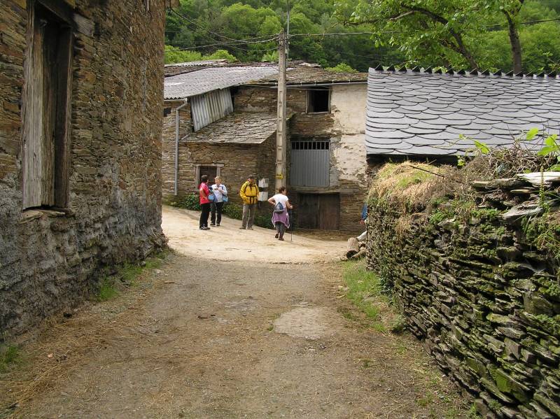 Triacastela A Samos 100529 RVA 036