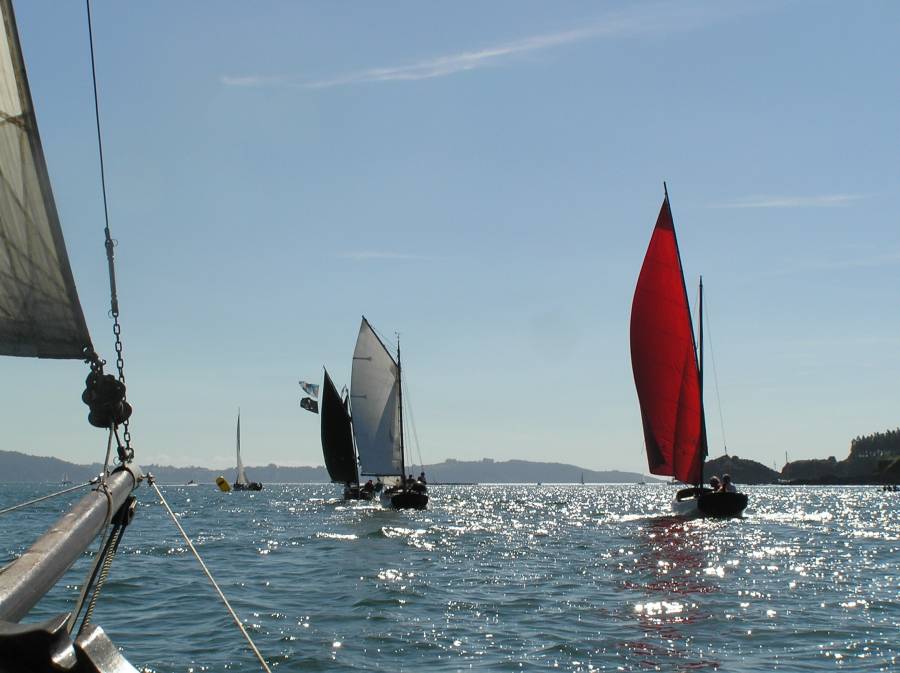 Vela Tradicional 2010 B052