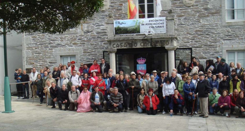 Diante da casa do Concello