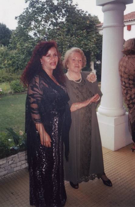 Carmela e Brenda na voda de Eva e Joaquín