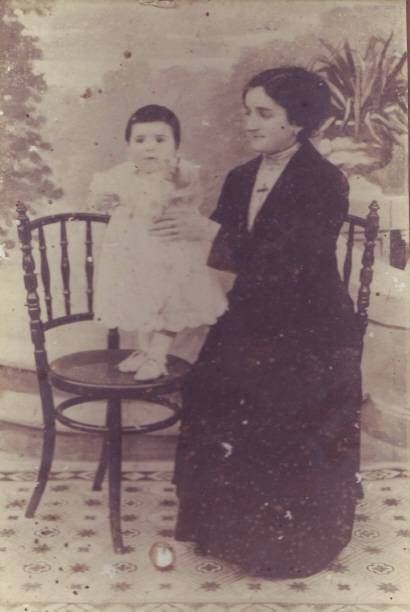 Ada Martínez López e a súa filla María Luisa Castrillón Martínez