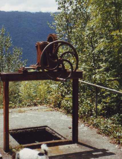 A Capela. Detalle da antiga presa do Eume.