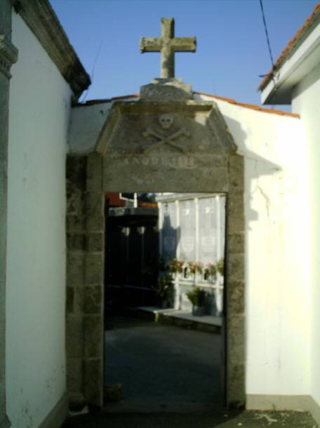 Pontedeume. Entrada do cemiterio de Santa María de Ombre