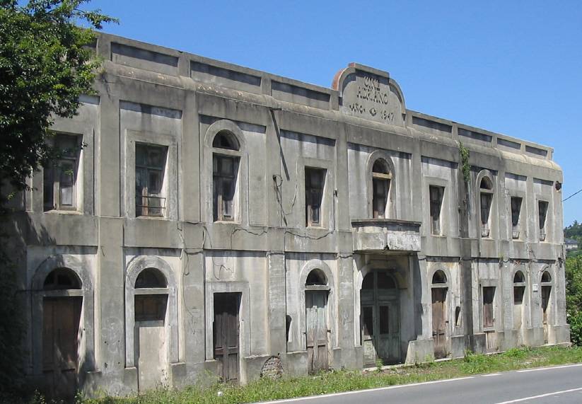 Fene. Antigo cine de Barallobre