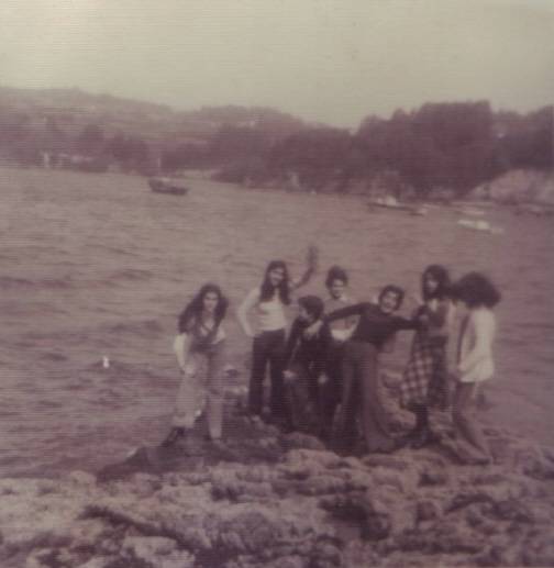 Pandilla de amigas nos anos 70