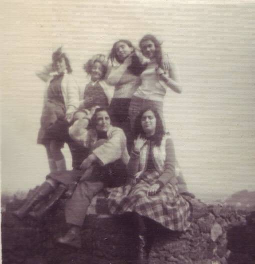 Grupo de rapazas dos anos 70