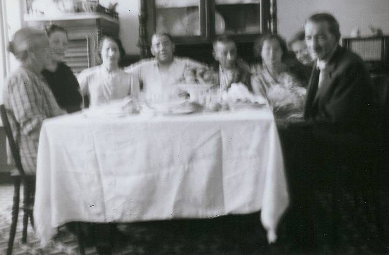 Comida familiar. Festas do Carmen, anos 50