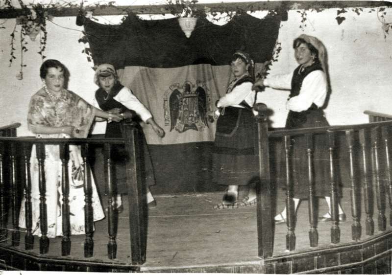 Baile Na Aula Das Nenas