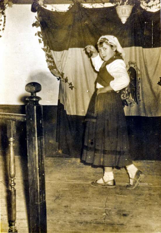 Baile Na Aula Das Nenas