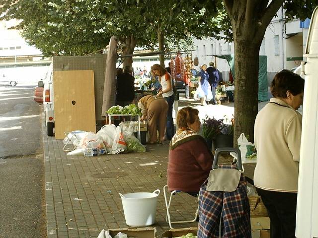 Ferrol. Postos de verduras nas Casas Baratas