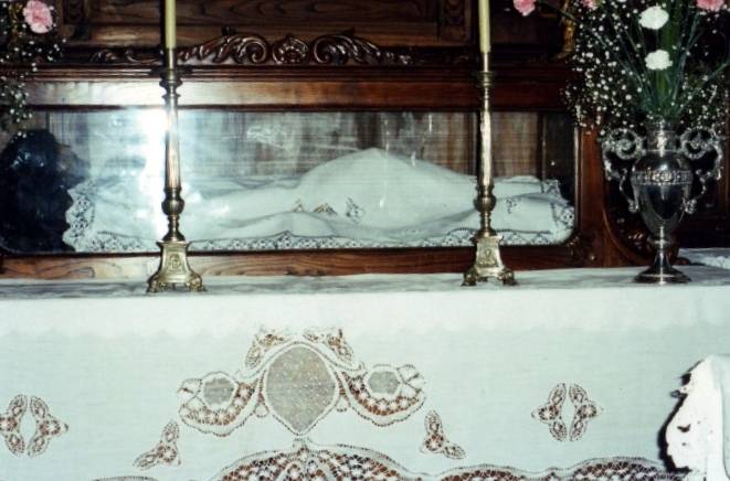 Igrexa de Caamouco. Cristo xacente